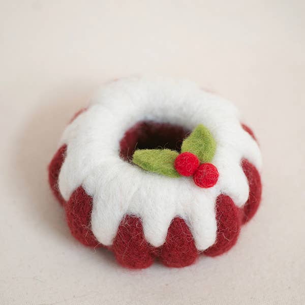 Holiday Bundt Cake Wool Pet Toy