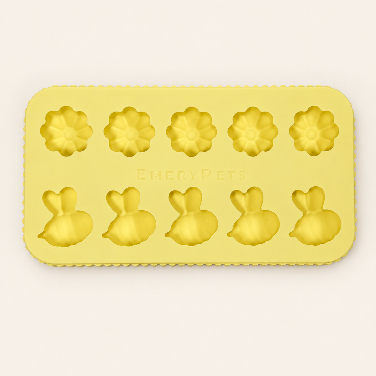 Pet Pawcuterie Accessory | Emery Pets Bee + Daisy Treat Mold