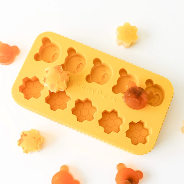 Pet Pawcuterie Accessory | Emery Pets Bear + Honey Treat Mold