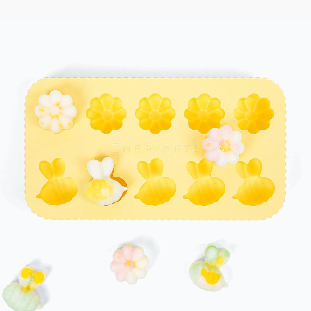 Pet Pawcuterie Accessory | Emery Pets Bee + Daisy Treat Mold