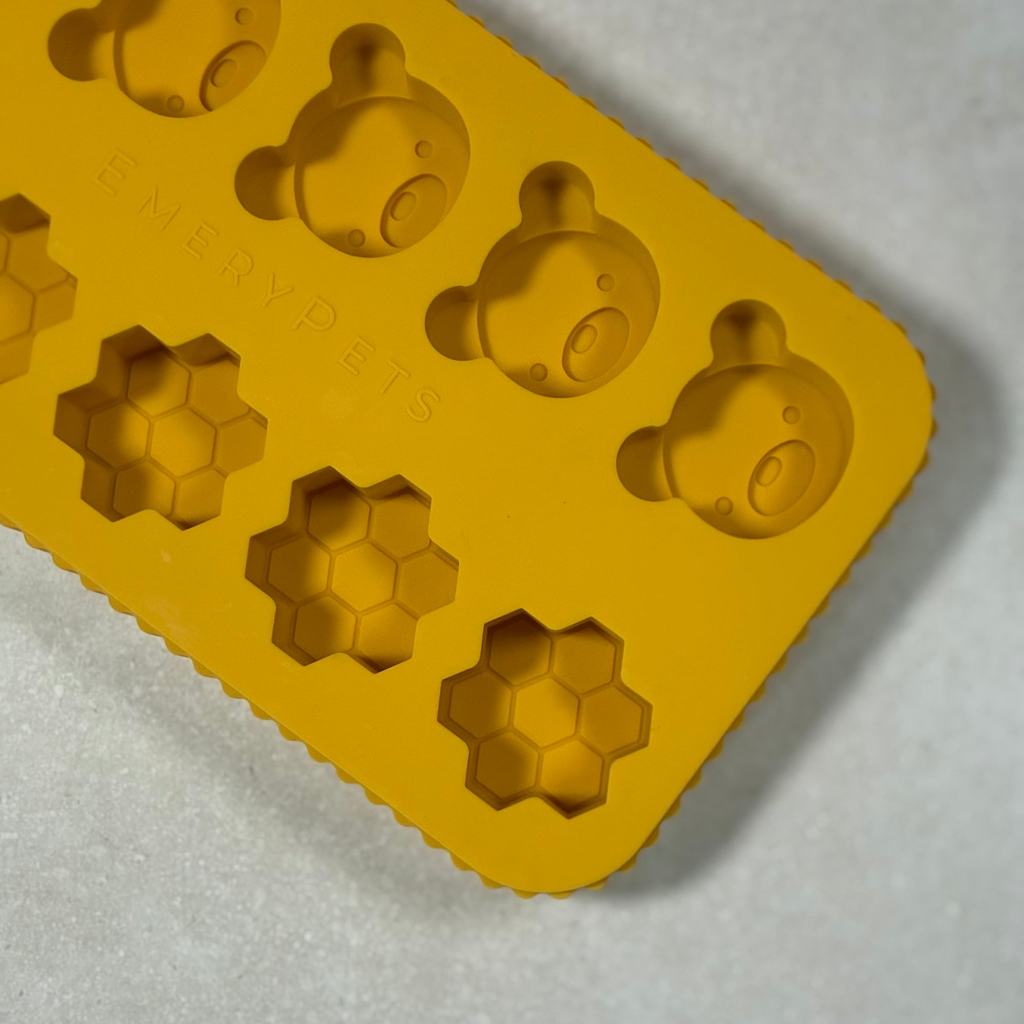 Pet Pawcuterie Accessory | Emery Pets Bear + Honey Treat Mold
