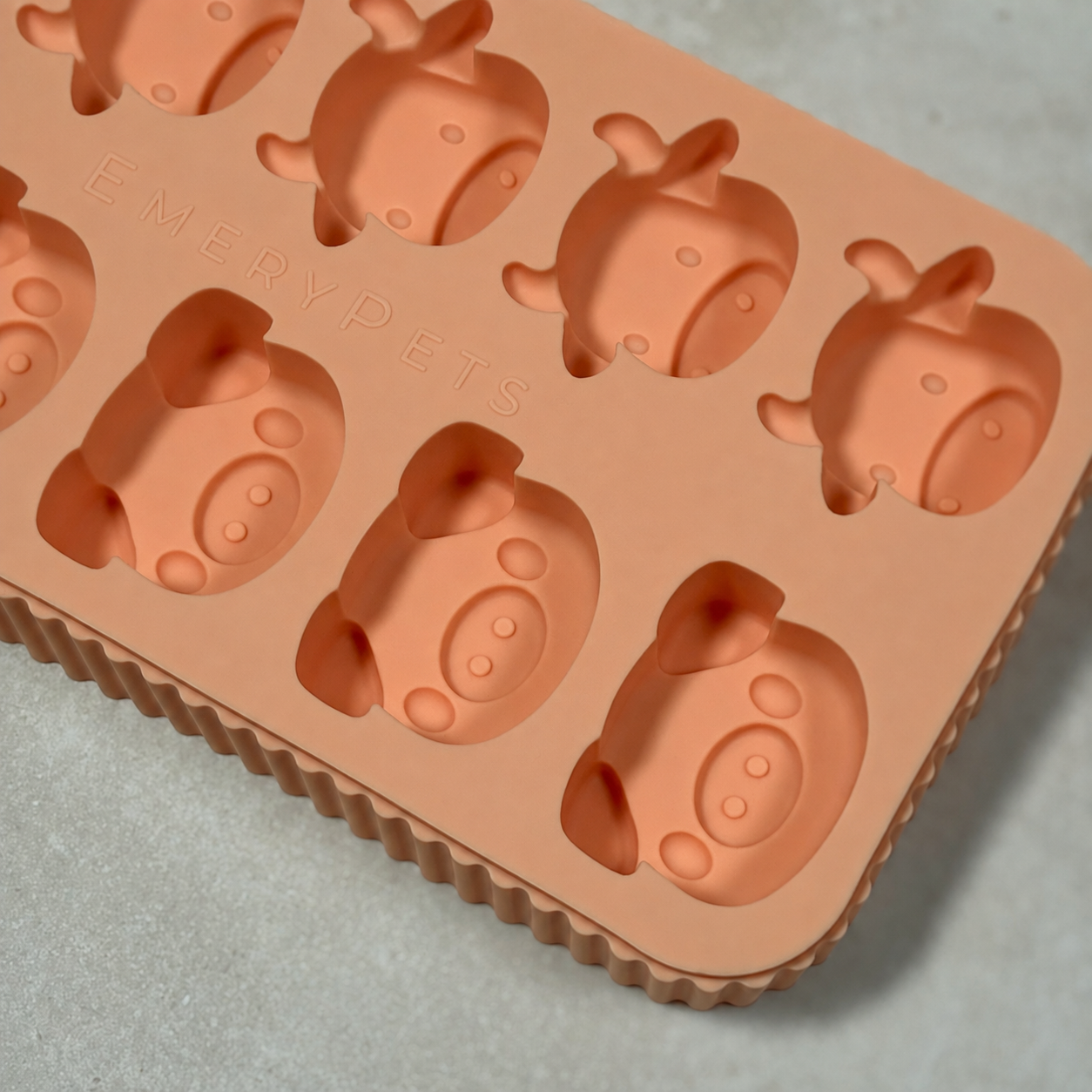 Pet Pawcuterie Accessory | Emery Pets Pig + Cow Treat Mold
